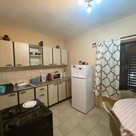 Apartmani Marija Povljana Exterior photo
