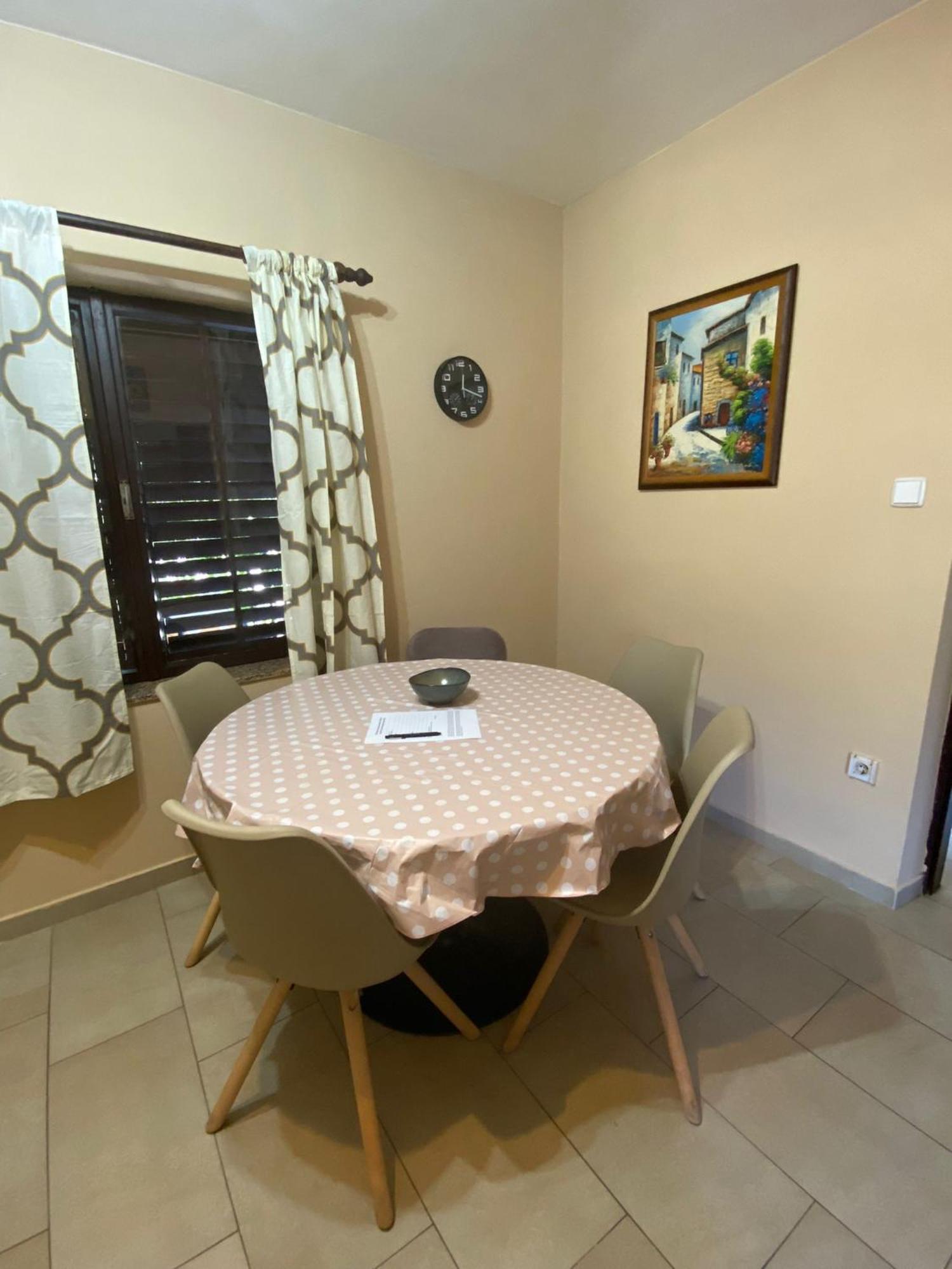 Apartmani Marija Povljana Exterior photo